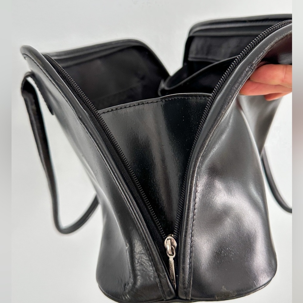 **SOLD** Longchamp Roseau Toggle Domed Black Leather Shoulder Bag France - Picture 14 of 16